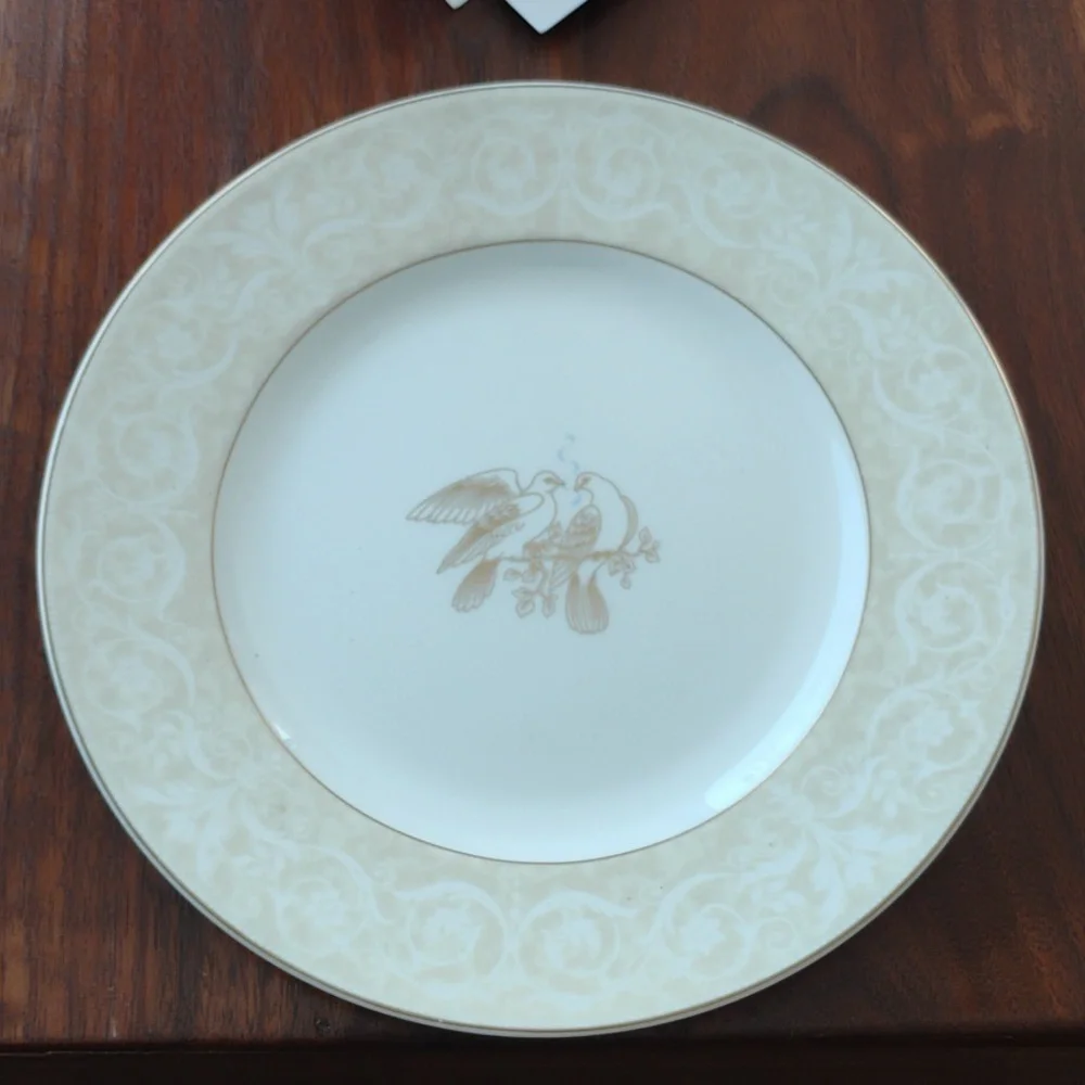 🕊️ Wedgwood Devotion Fine Bone China PLATE 8